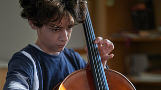 Konzentration am Cello